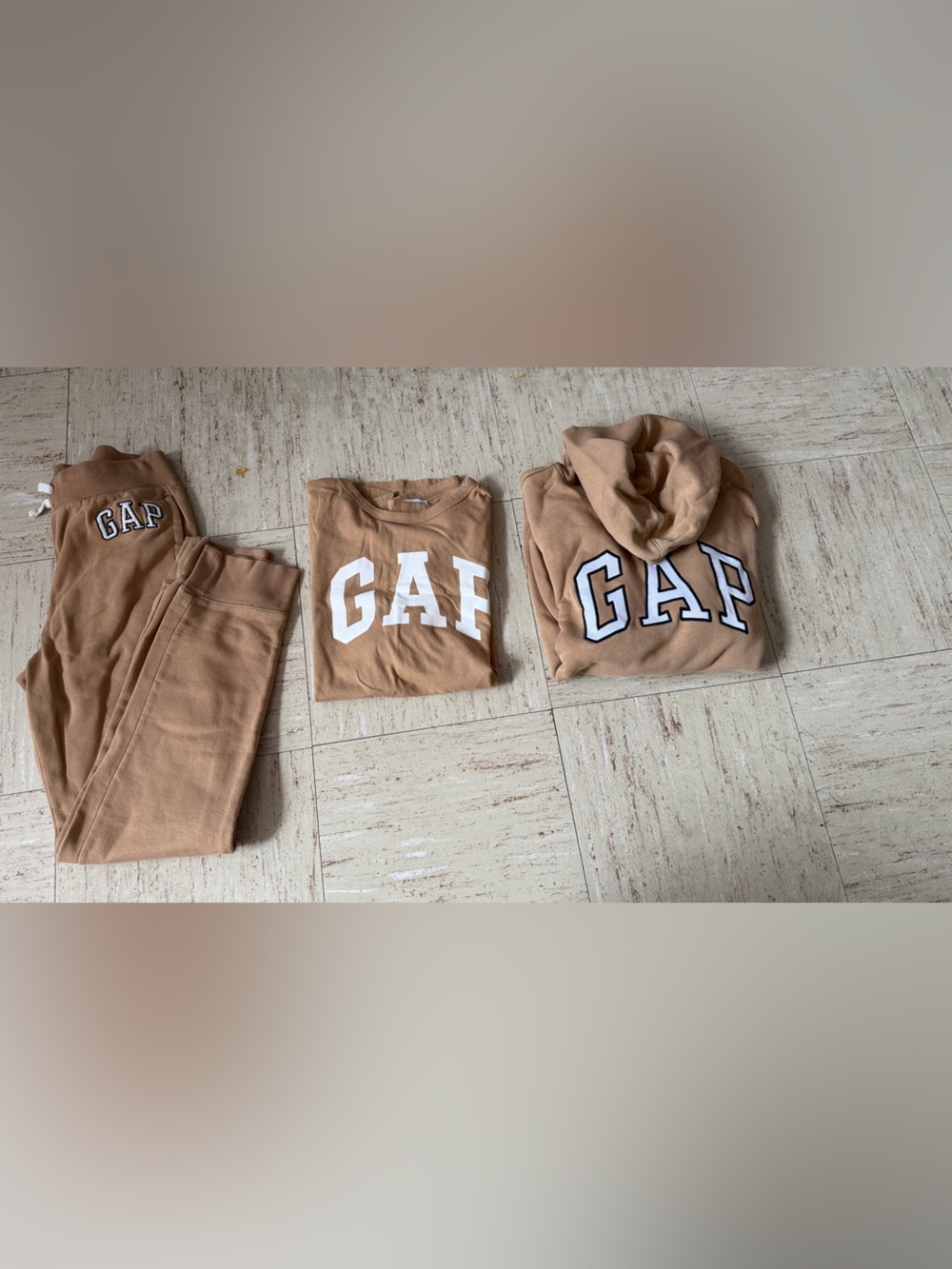 GAP Logo Sweatshirt and Joggers Set in Camel Brown